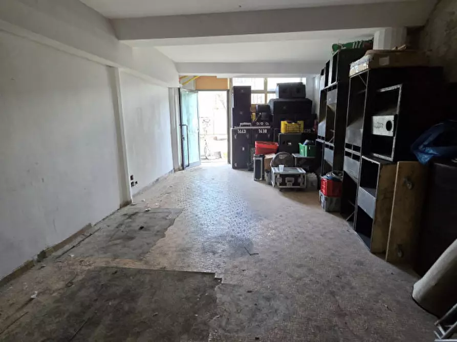 Immagine 3 di Negozio in vendita  in via Vasco de Gama a Firenze