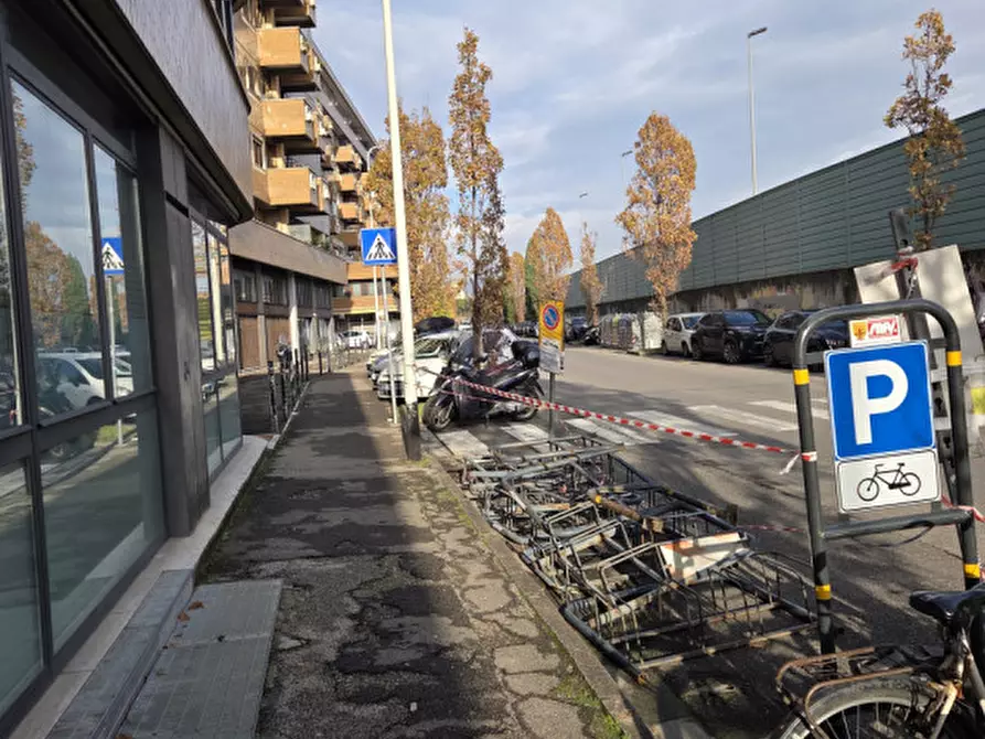 Immagine 7 di Negozio in vendita  in via Vasco de Gama a Firenze
