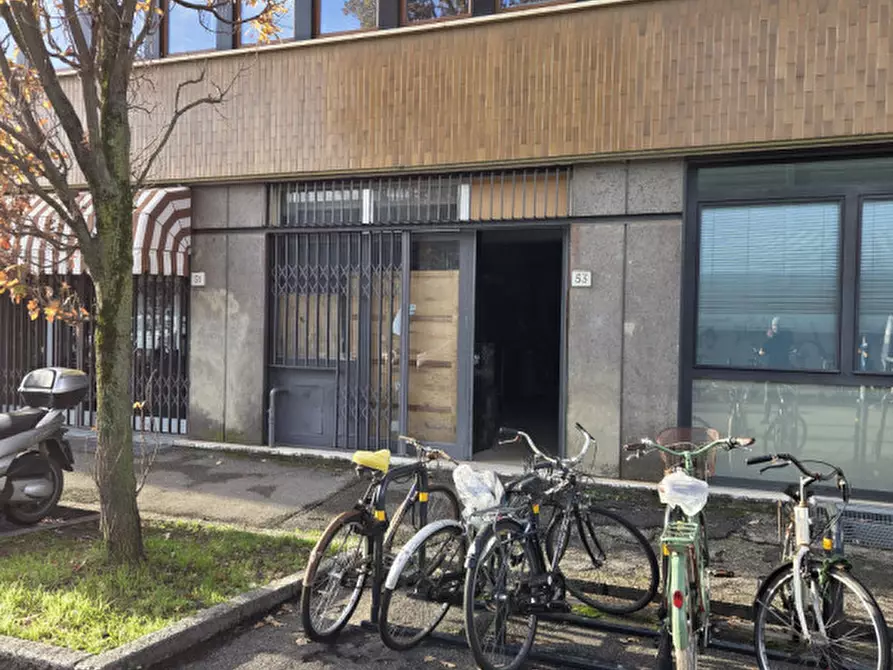 Immagine 9 di Negozio in vendita  in via Vasco de Gama a Firenze