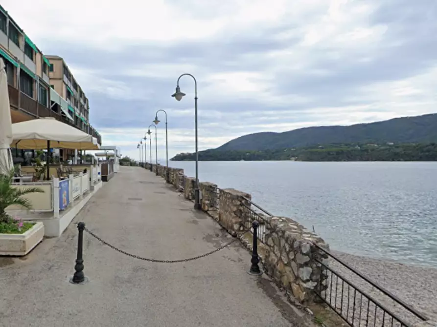 Immagine 6 di Appartamento in vendita  in Lungomare Alcide De Gasperi a Porto Azzurro
