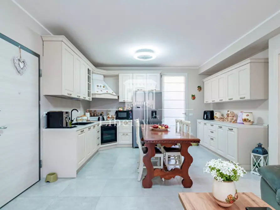 Immagine 4 di Villa in vendita  in Via Provinciale a Roè Volciano