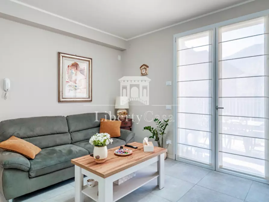 Immagine 8 di Villa in vendita  in Via Provinciale a Roè Volciano