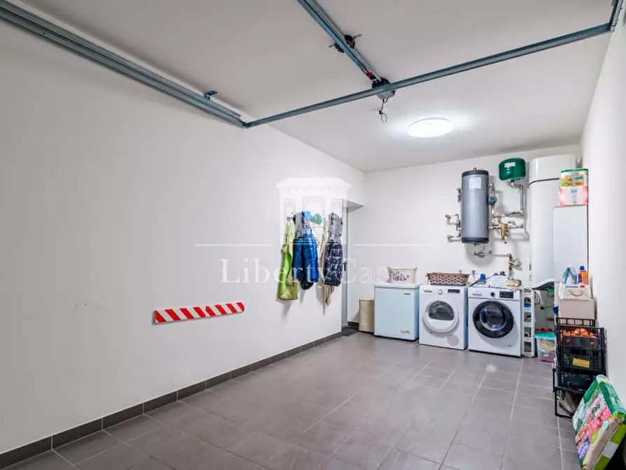 Immagine 18 di Villa in vendita  in Via Provinciale a Roè Volciano