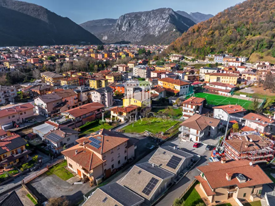 Immagine 20 di Villa in vendita  in Via Provinciale a Roè Volciano