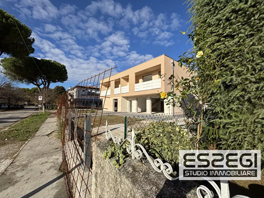 Immagine 9 di Casa trifamiliare in vendita  a Selvazzano Dentro