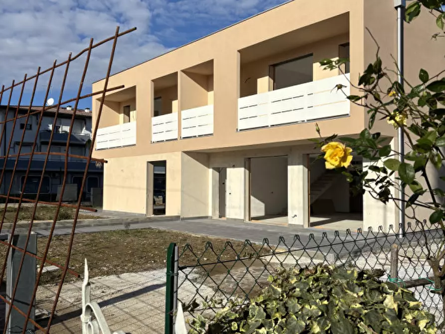 Immagine 10 di Casa trifamiliare in vendita  a Selvazzano Dentro