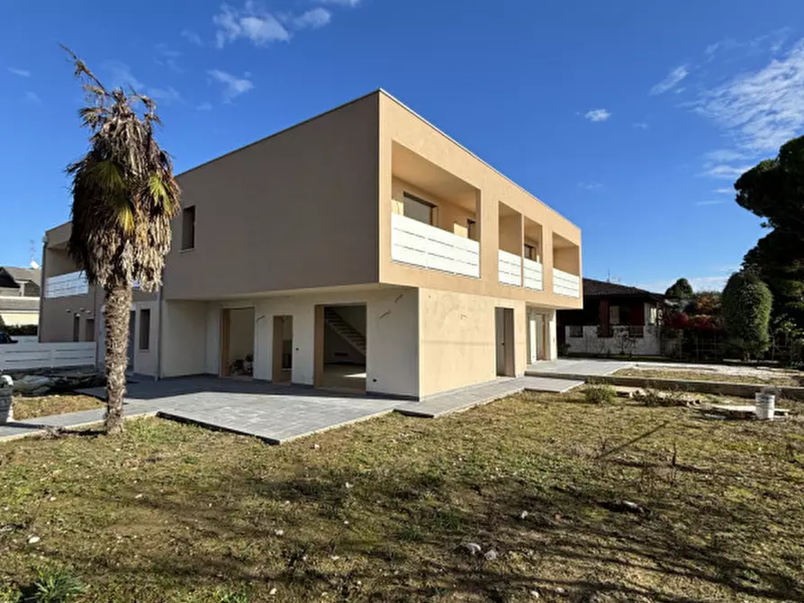 Immagine 10 di Casa trifamiliare in vendita  a Selvazzano Dentro