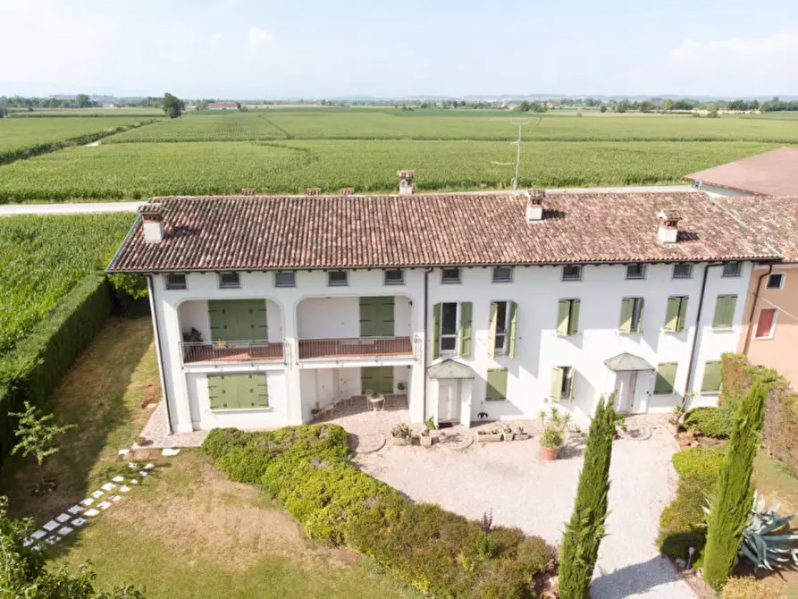 Immagine 3 di Casa trifamiliare in vendita  in via. Strada Acquafredda a Castel Goffredo