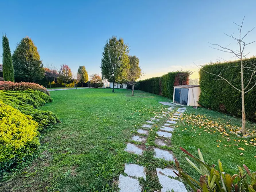 Immagine 11 di Casa trifamiliare in vendita  in via. Strada Acquafredda a Castel Goffredo