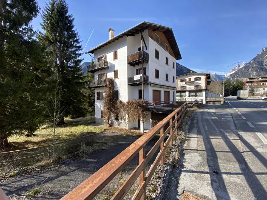 Immagine 31 di Palazzo in vendita  in Via Ligonto,3 a Auronzo Di Cadore