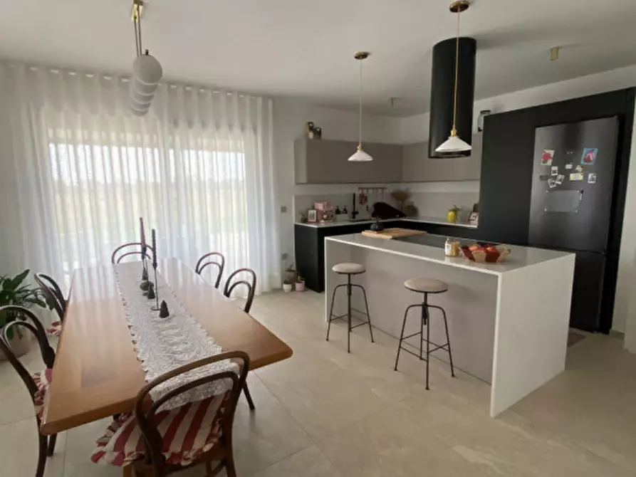 Immagine 1 di Casa bifamiliare in vendita  in Via Cisteron a Loreggia