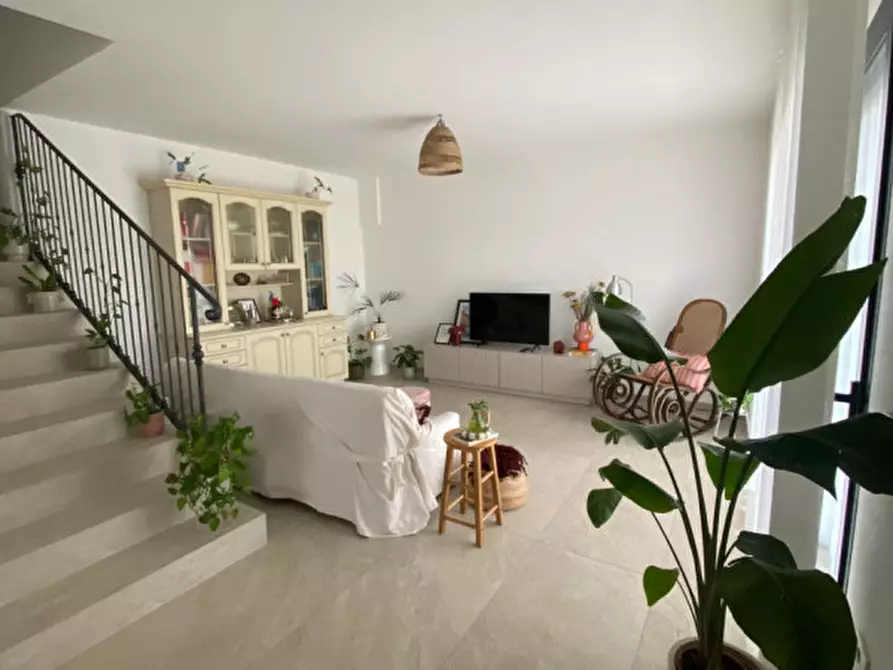 Immagine 3 di Casa bifamiliare in vendita  in Via Cisteron a Loreggia