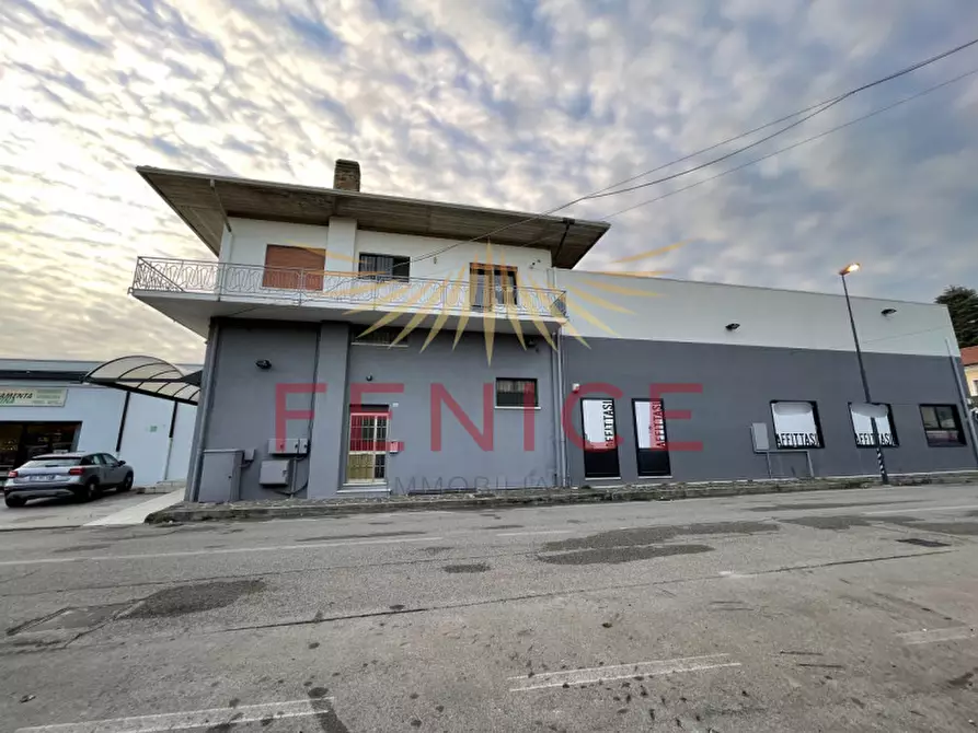 Immagine 1 di Magazzino in vendita  in Via Cal Piccole a Montebelluna