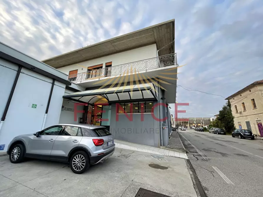 Immagine 3 di Magazzino in vendita  in Via Cal Piccole a Montebelluna