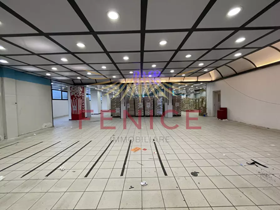 Immagine 6 di Magazzino in vendita  in Via Cal Piccole a Montebelluna