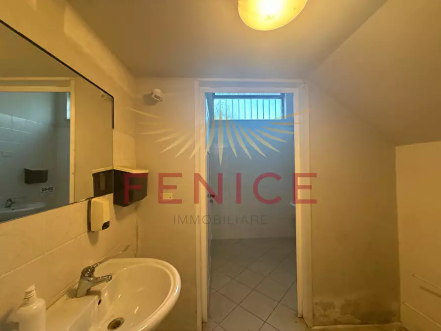 Immagine 30 di Magazzino in vendita  in Via Cal Piccole a Montebelluna