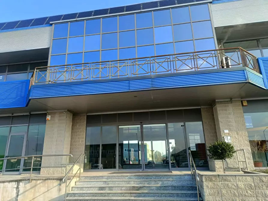 Immagine 2 di Ufficio in vendita  in Strada Valenza 4 L/bis a Casale Monferrato