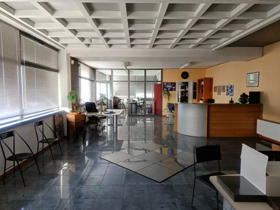 Immagine 3 di Ufficio in vendita  in Strada Valenza 4 L/bis a Casale Monferrato