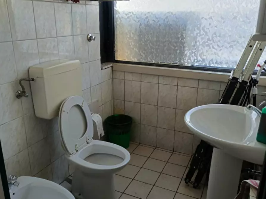 Immagine 10 di Ufficio in vendita  in Strada Valenza 4 L/bis a Casale Monferrato