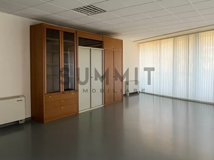 Immagine 1 di Ufficio in affitto  a Schio