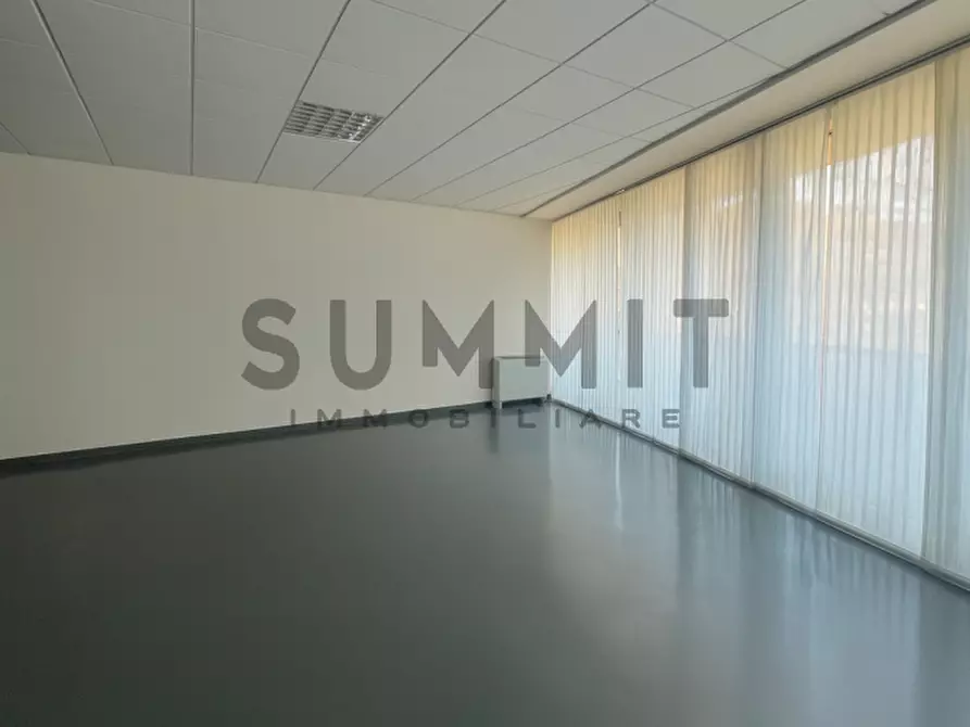 Immagine 4 di Ufficio in affitto  a Schio