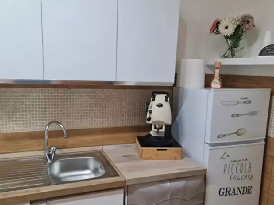 Immagine 3 di Appartamento in affitto  in corso san giovanni 1014 a Napoli