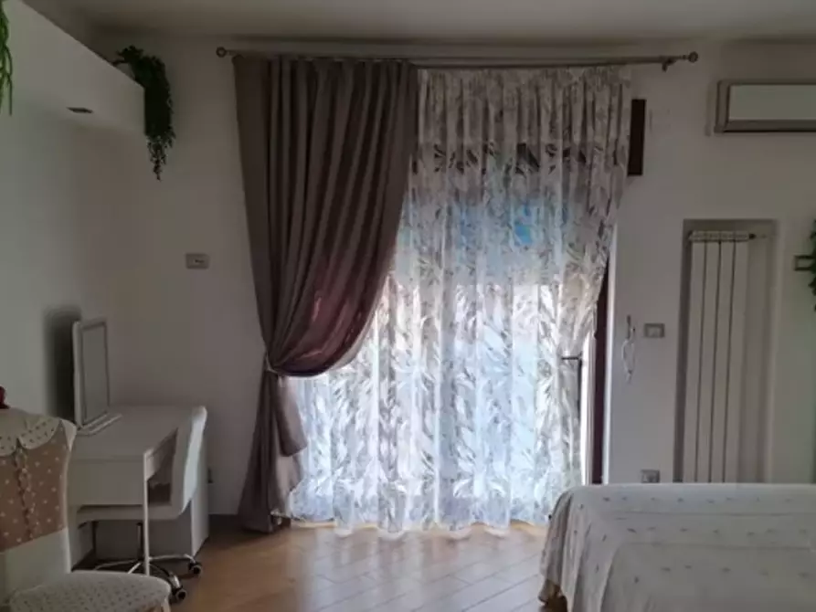 Immagine 5 di Appartamento in affitto  in corso san giovanni 1014 a Napoli