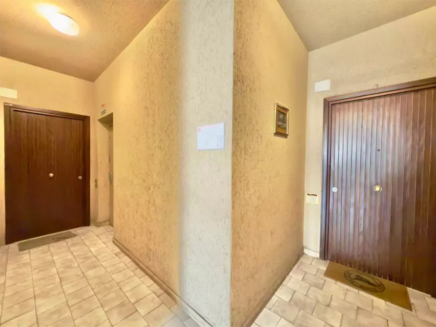 Immagine 4 di Appartamento in vendita  in VIA BENEDETTO MARCELLO a Palermo