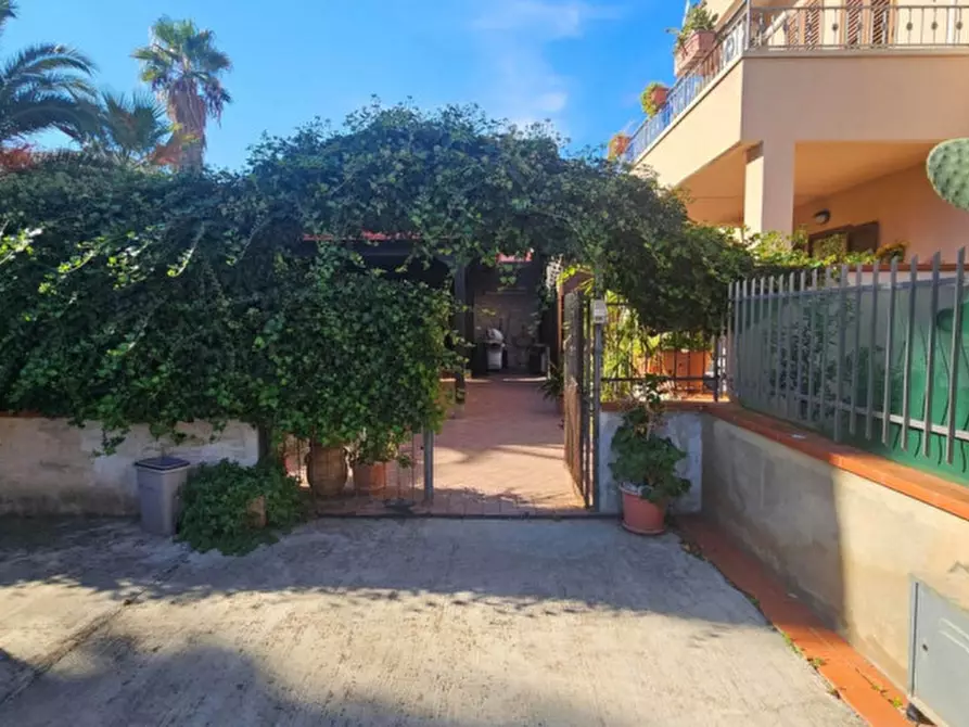 Immagine 2 di Casa bifamiliare in vendita  in Via Galileo Galilei a Isola Delle Femmine