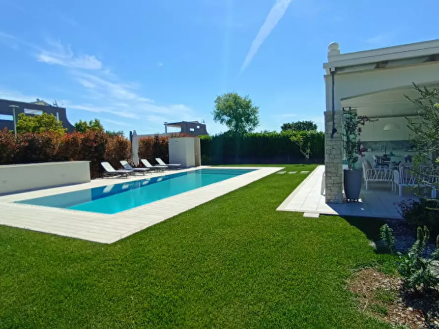 Immagine 8 di Casa bifamiliare in vendita  in Capitolo a Monopoli