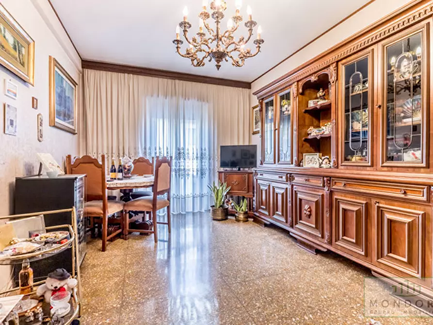 Immagine 6 di Appartamento in vendita  in Via delle Vestali a Roma