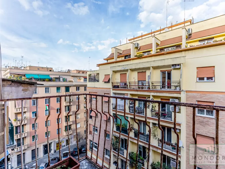 Immagine 9 di Appartamento in vendita  in Via delle Vestali a Roma