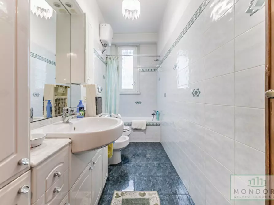 Immagine 12 di Appartamento in vendita  in Via delle Vestali a Roma