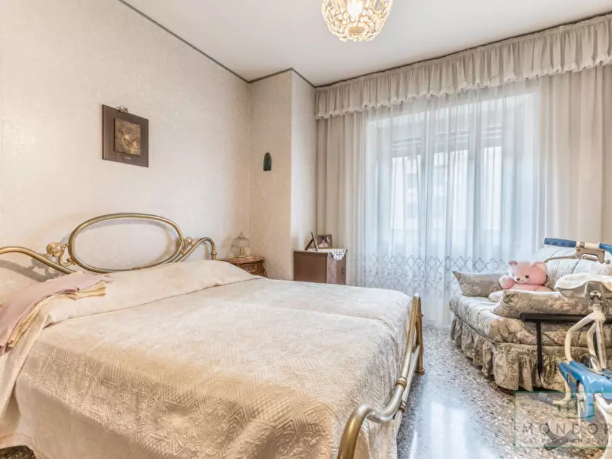 Immagine 14 di Appartamento in vendita  in Via delle Vestali a Roma