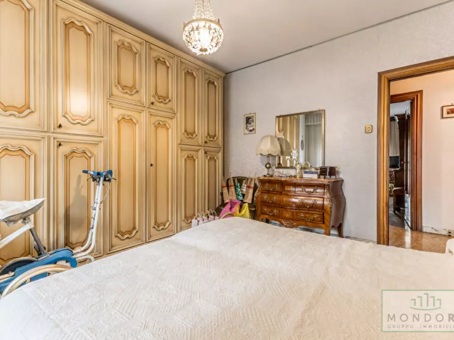 Immagine 15 di Appartamento in vendita  in Via delle Vestali a Roma