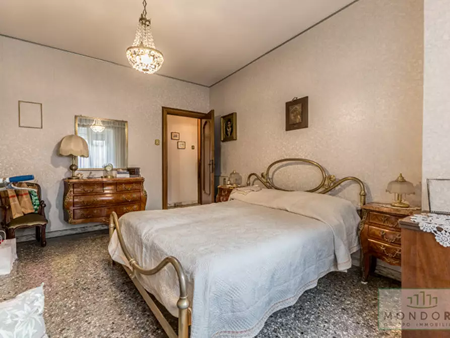 Immagine 17 di Appartamento in vendita  in Via delle Vestali a Roma