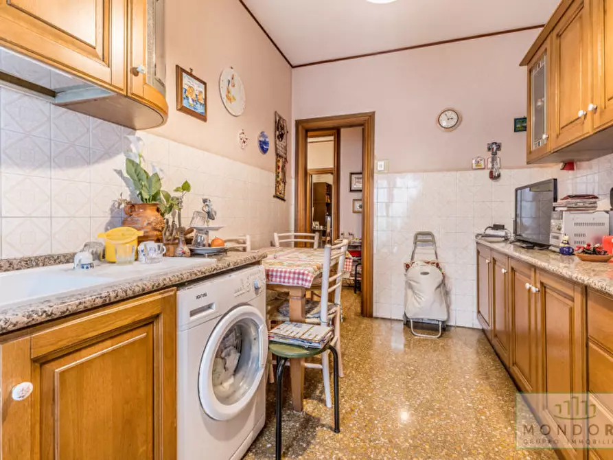 Immagine 21 di Appartamento in vendita  in Via delle Vestali a Roma