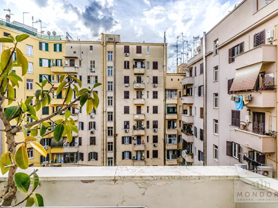 Immagine 23 di Appartamento in vendita  in Via delle Vestali a Roma