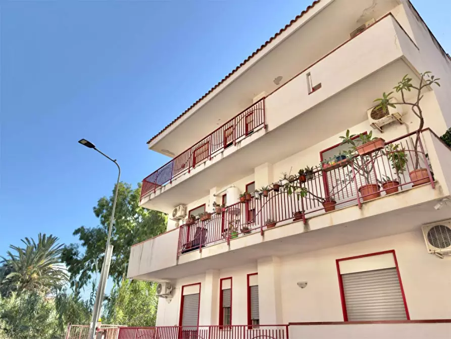 Immagine 1 di Appartamento in vendita  in VIALE DEI PINI a Isola Delle Femmine