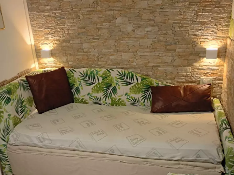 Immagine 17 di Appartamento in affitto  in corso Vittorio Emanuele 308 a Napoli