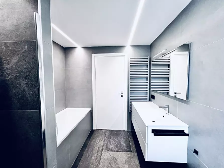 Immagine 21 di Appartamento in vendita  in via medici 44 a Trento