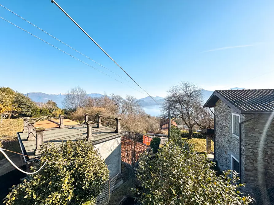 Immagine 2 di Appartamento in vendita  in via per ghiffa, 3 a Oggebbio