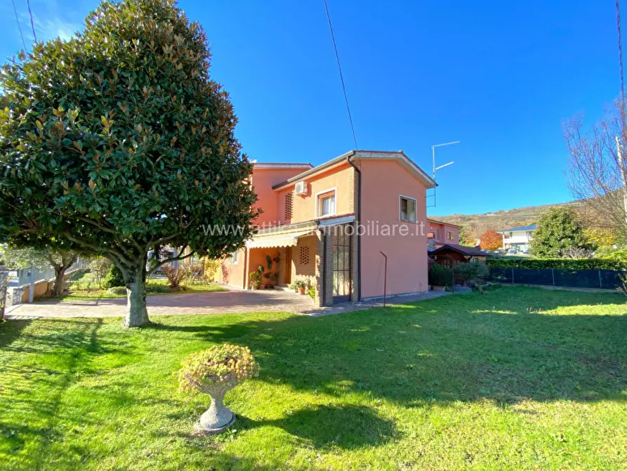 Immagine 2 di Casa bifamiliare in vendita  in Via Guido Negri a Lozzo Atestino