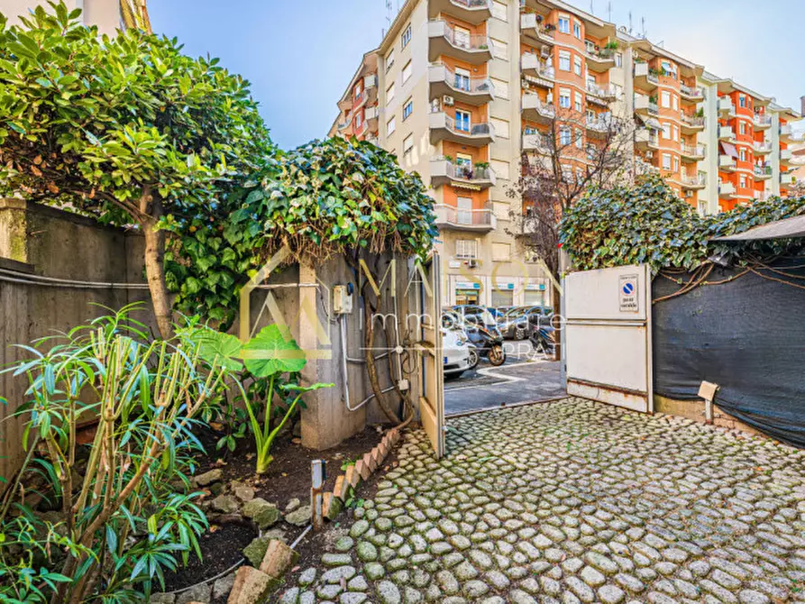 Immagine 9 di Appartamento in vendita  in Via Luigi Rizzo a Roma
