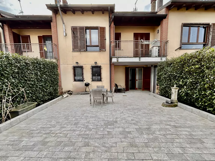 Immagine 1 di Villa in vendita  in Via San Novo 2 a Zibido San Giacomo