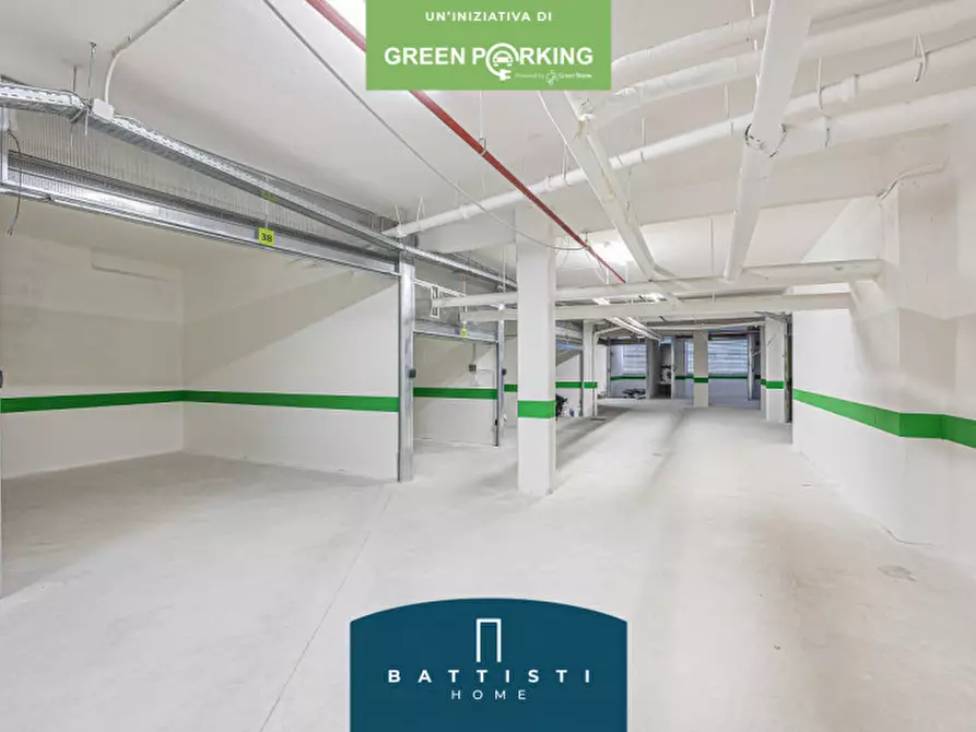 Immagine 7 di Garage in vendita  in Viale Guglielmo Marconi 77 a Roma