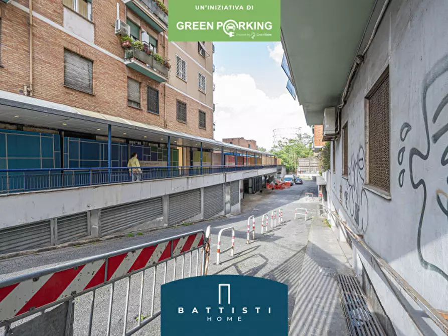 Immagine 15 di Garage in vendita  in Viale Guglielmo Marconi 77 a Roma