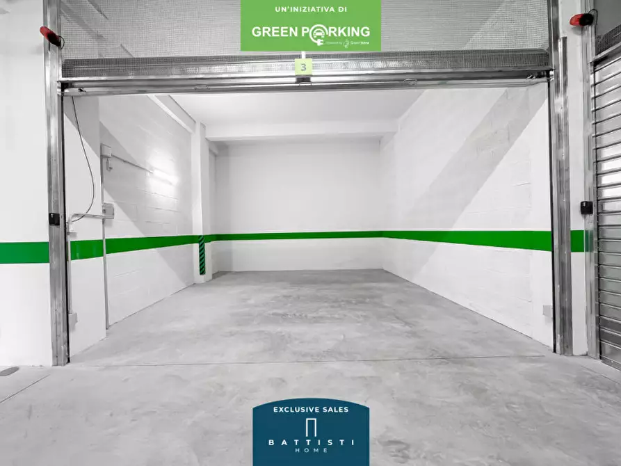 Immagine 17 di Garage in vendita  in Viale Guglielmo Marconi a Roma