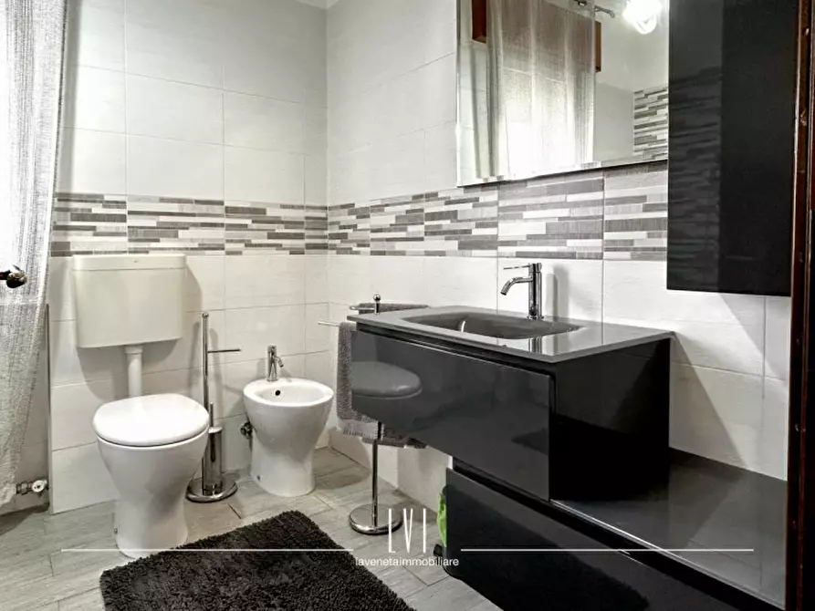 Immagine 13 di Appartamento in vendita  in terzo vicolo di via dante alighieri n.6 a Jesolo