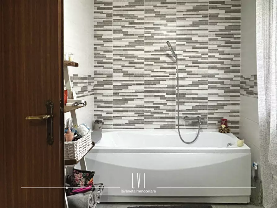 Immagine 14 di Appartamento in vendita  in terzo vicolo di via dante alighieri n.6 a Jesolo